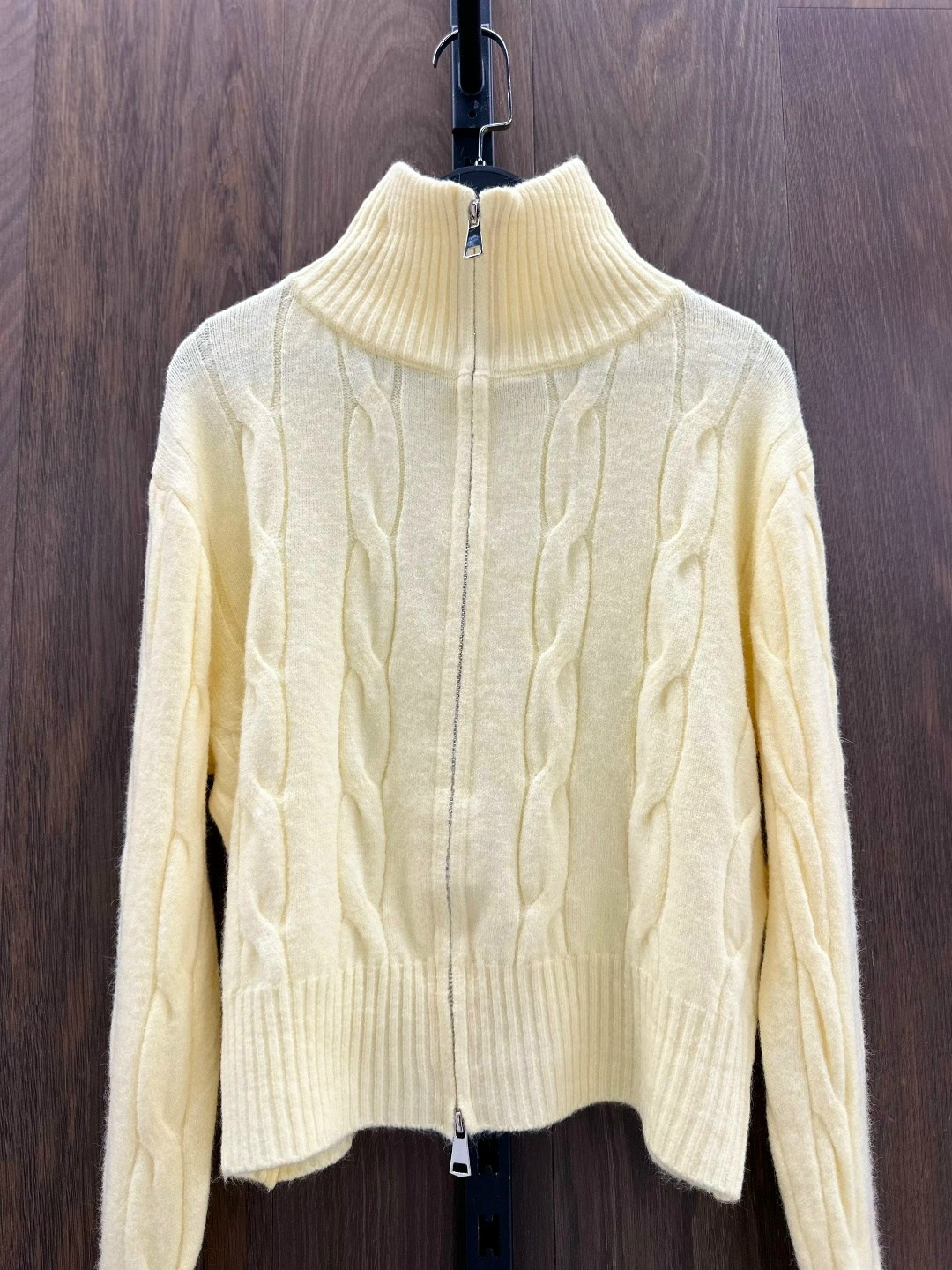 вязаная кофта,модные свитера,бежевый джемпер,вязаные кардиганы,женская кофта