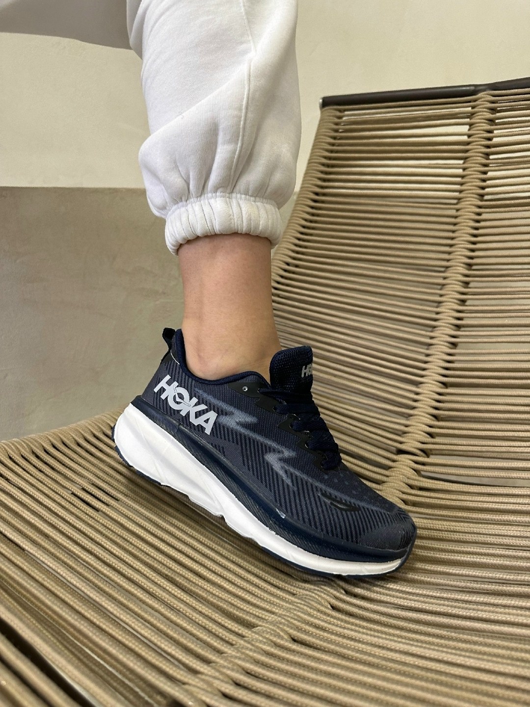 кроссовки,кроссовки hoka,женские кроссовки,спортивная ,спортивные кроссовки