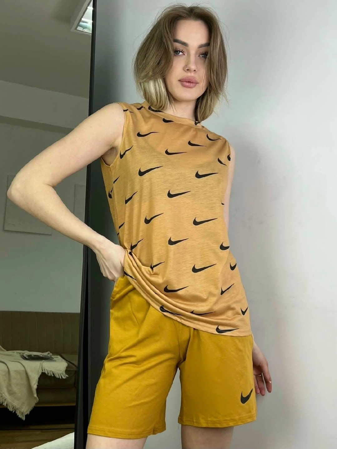 женские майки nike,женская спортивная майка,nike dri fit,женская майка nike swoosh run,nike женские