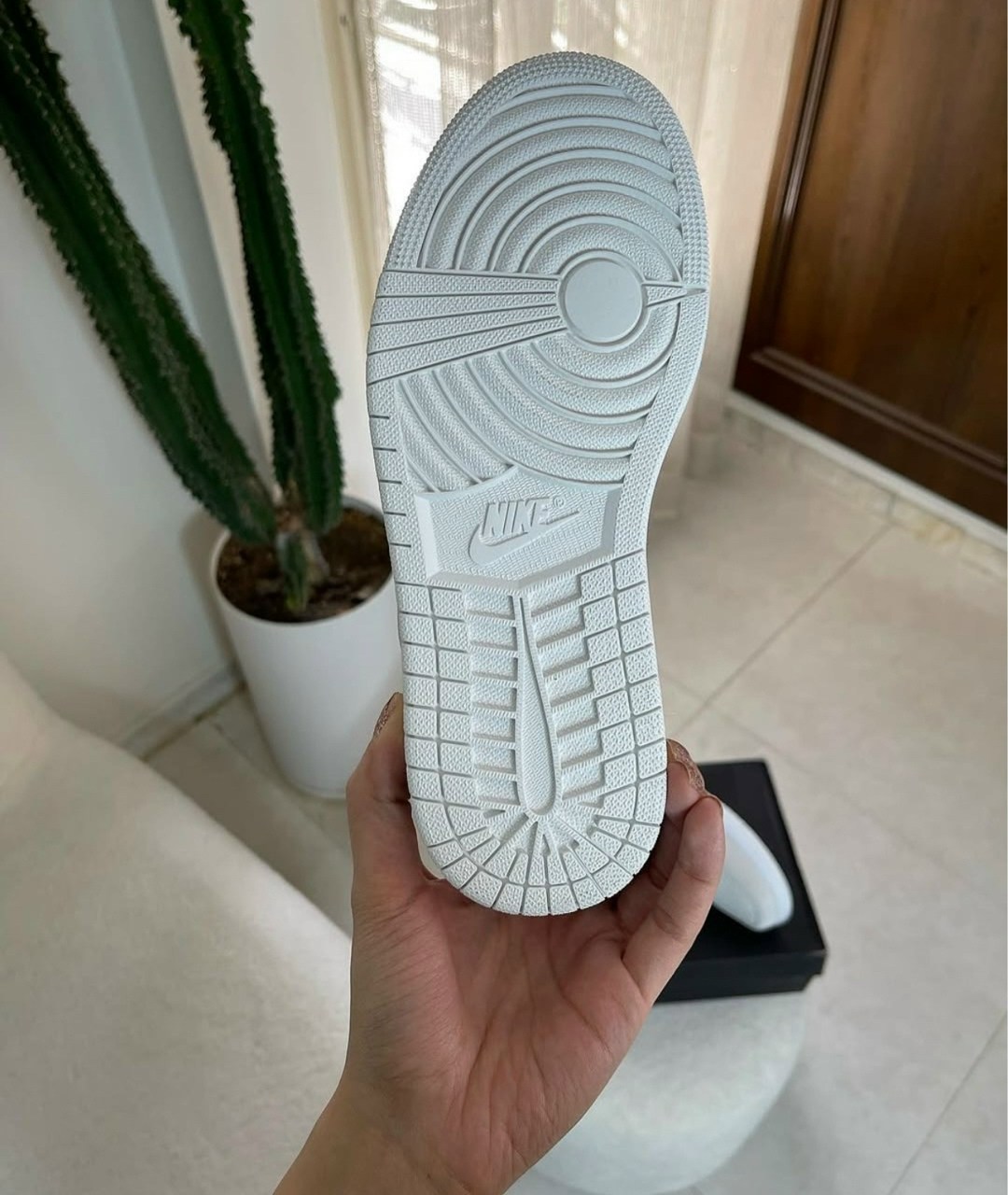 кроссовки nike air jordan 1,кроссовки,air jordan 1 mid triple white, женская,nike air jordan 1