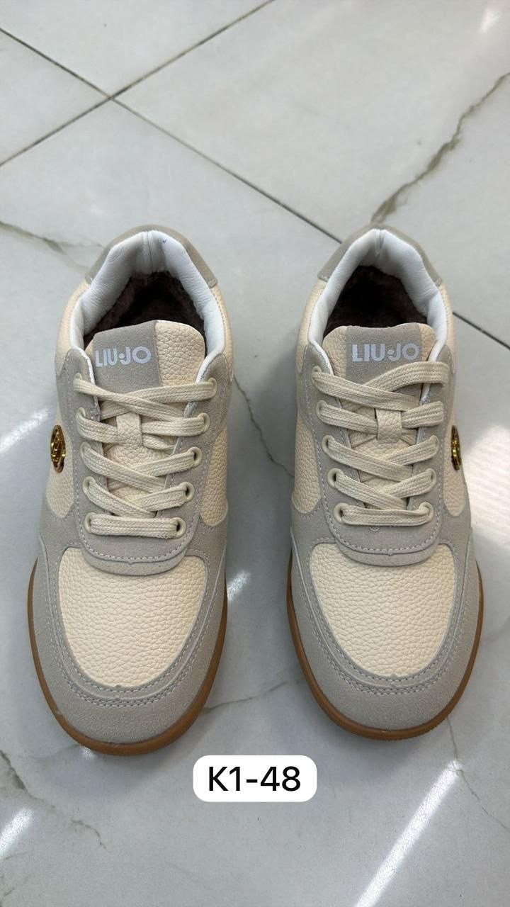 ,женские кроссовки,спортивная , кроссовки,кроссовки брендовые