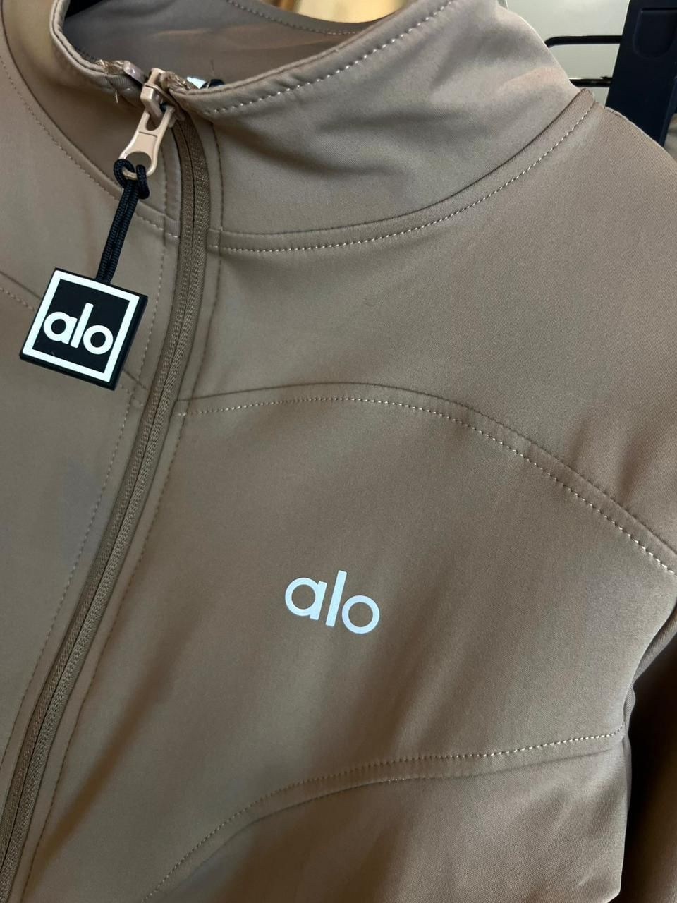 костюм для йоги,комбинезон спортивный,спортивная куртка,одежда для женщин,костюмы женские