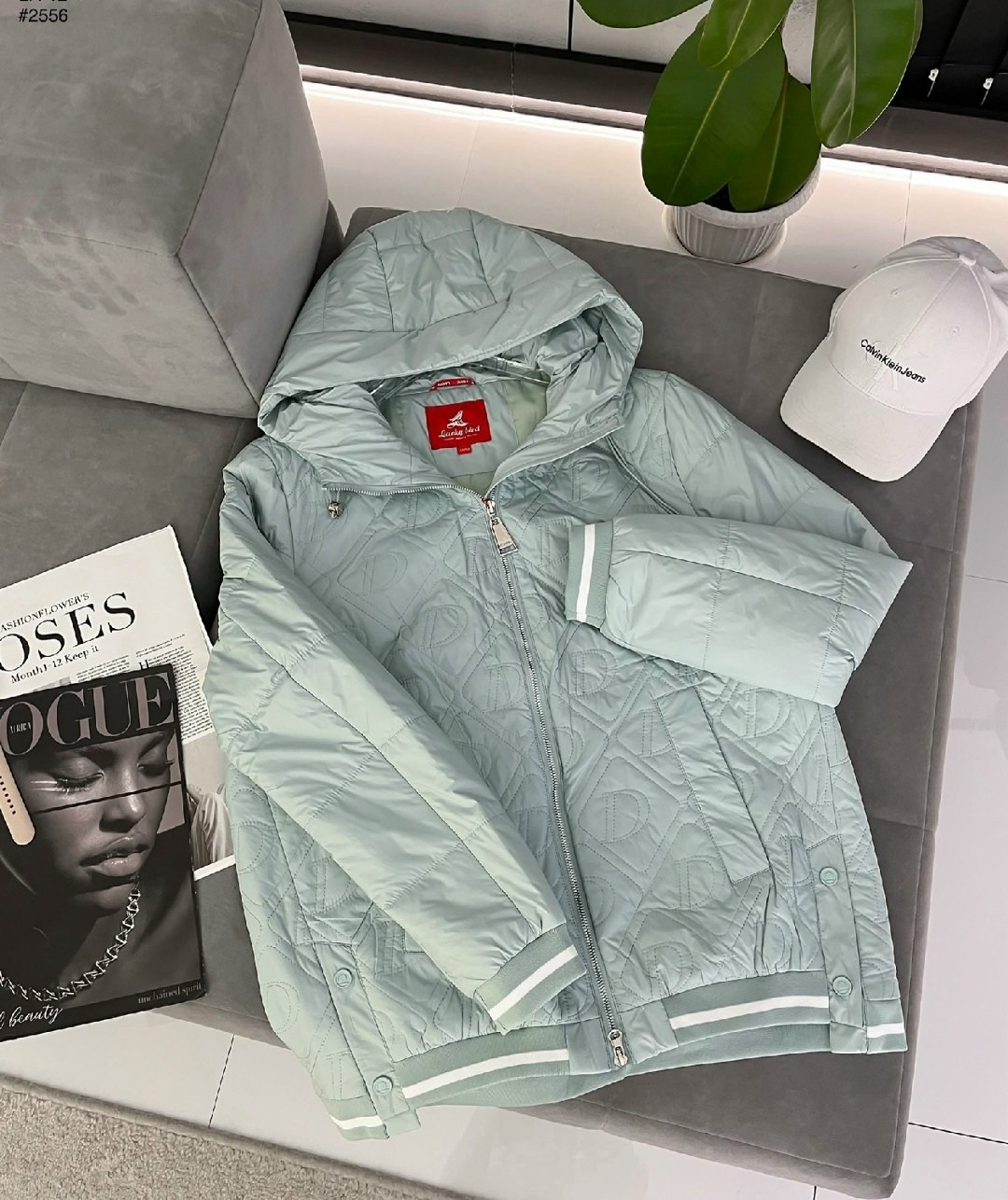 куртка на тонком синтепоне,демисезонная куртка,куртка женская,стильная куртка,куртка бомбер