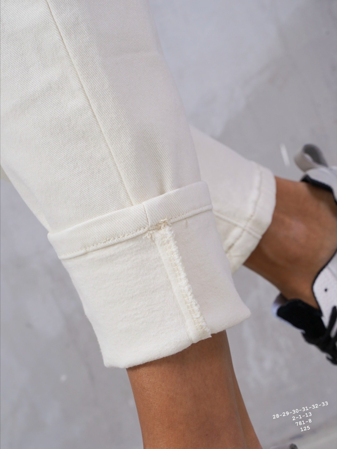 белые джинсы,женские джинсы,джинсы брюки,женские джинсы бананы,джинсы штаны