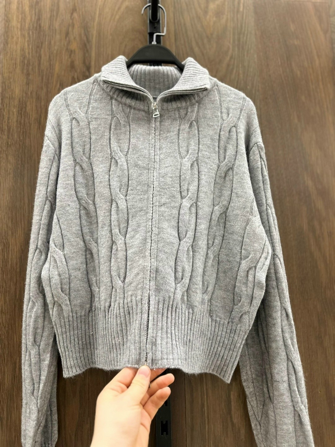 вязаная кофта,модные свитера,бежевый джемпер,вязаные кардиганы,женская кофта