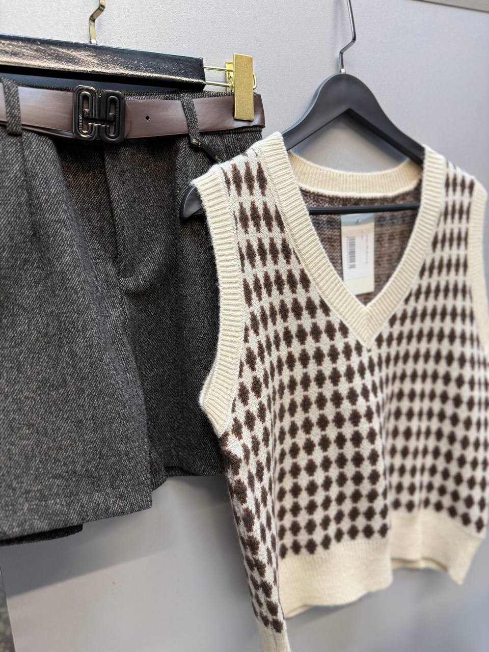 женский вязаный жилет,жилет вязаный,вязаная жилетка,вязаная безрукавка,трикотажный жилет