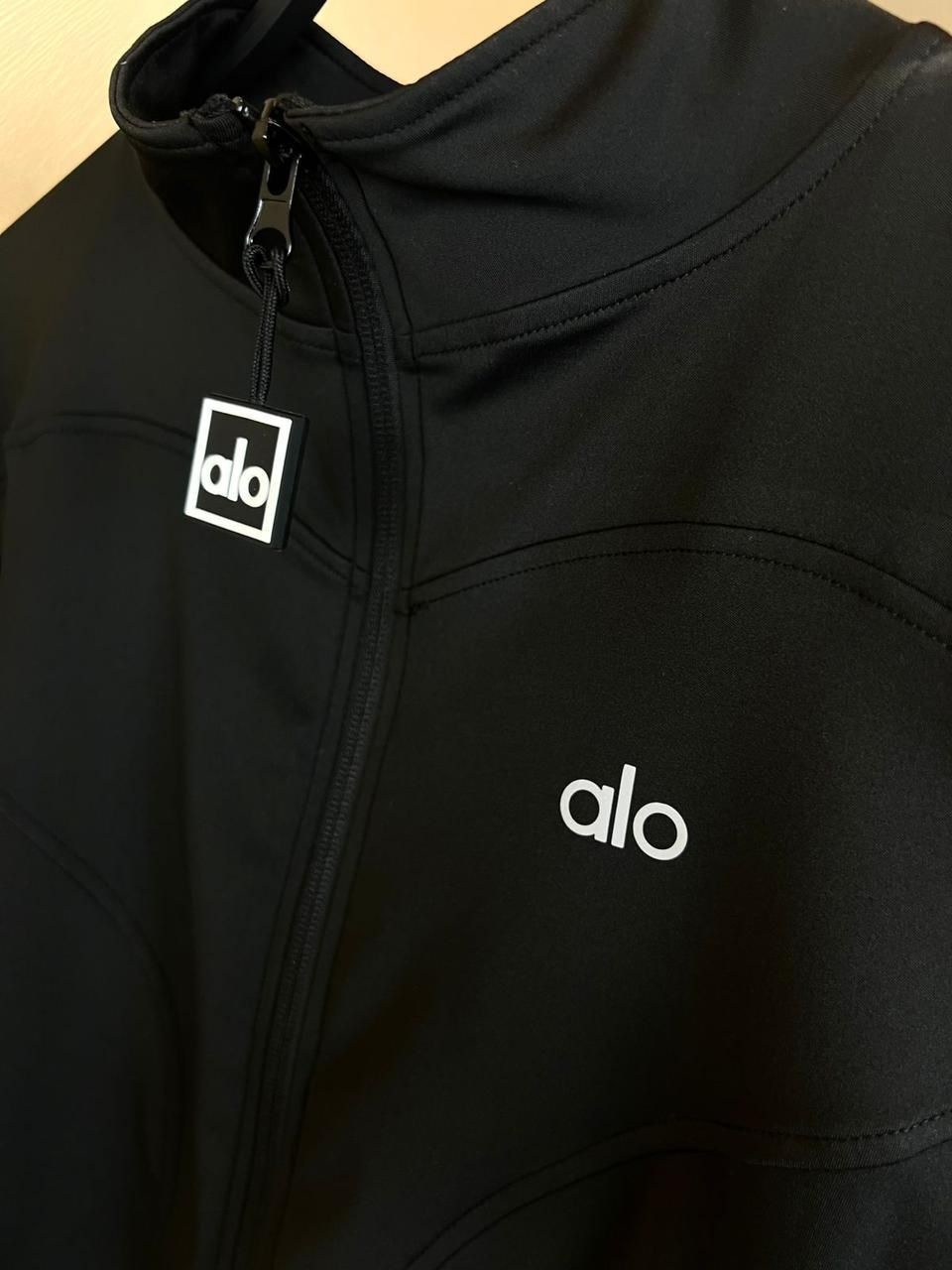 куртка повседневная,спортивная куртка,куртка женская,женская спортивная куртка,спортивная одежда женская