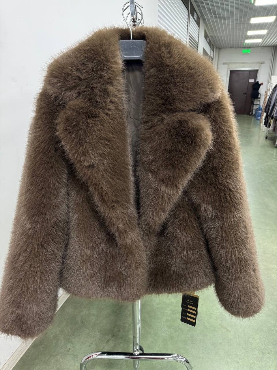 шуба короткая,женская шуба,шубка,искусственная шуба,шуба меховая