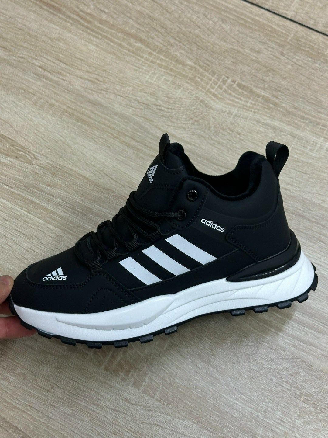 зимние кроссовки adidas,кроссовки мужские зимние adidas,кроссовки мужские adidas,кроссовки adidas,зимние берцы адидас