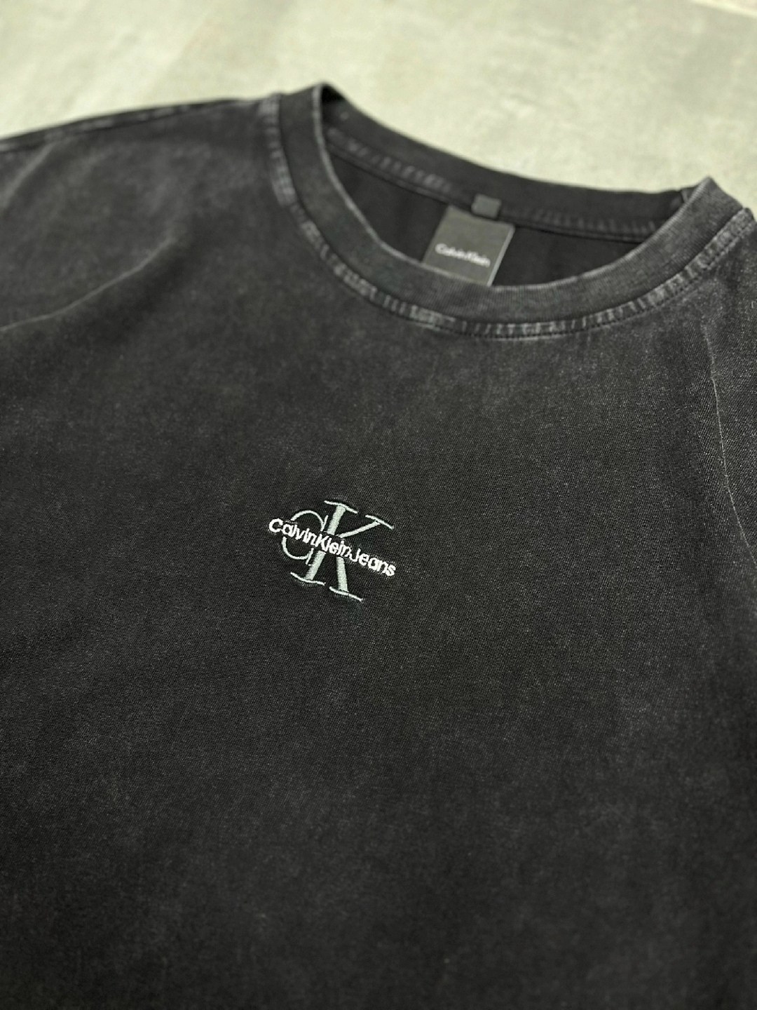 футболка calvin klein jeans,мужские брюки calvin klein,мужская толстовка calvin klein jeans,монограммой calvin klein jeans,мужская футболка calvin klein jeans