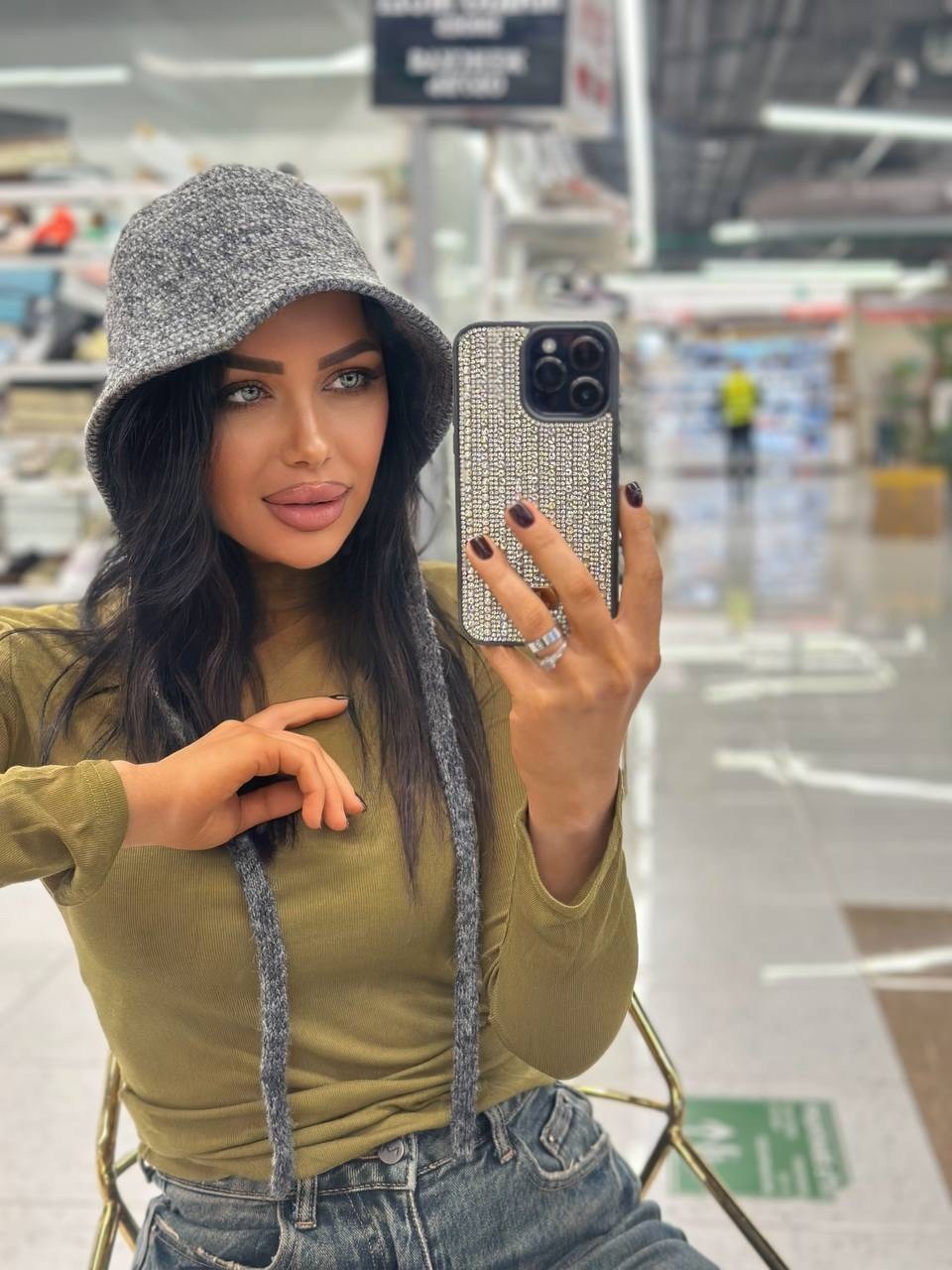 девушка,модная шапка,головной убор,шапочки,женская бейсболка