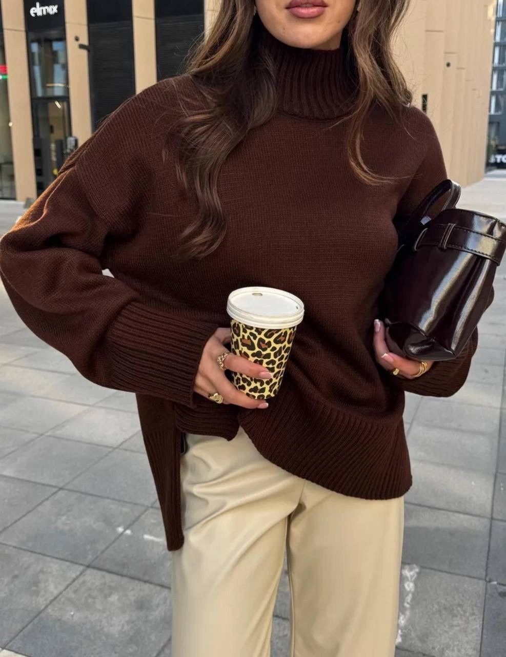 свитер,вязаные свитера,свитер с высоким воротом,женский свитер оверсайз,коричневый свитер