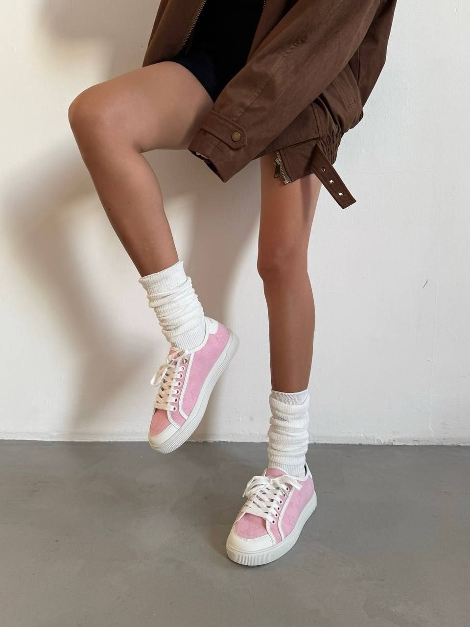 ,кеды с розовой подошвой,широкие кеды,кеды женски,розовые кроссовки