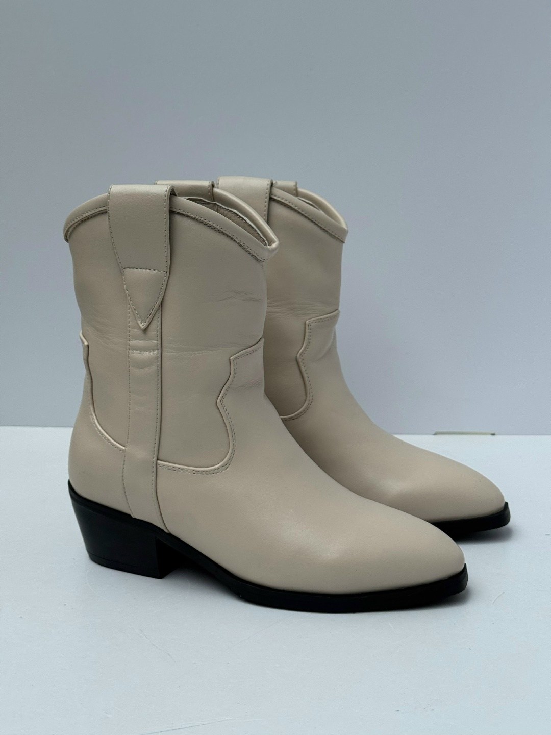 ,казаки женские,ботильоны на каблуке зимние,модные ботильоны,полусапожки казаки