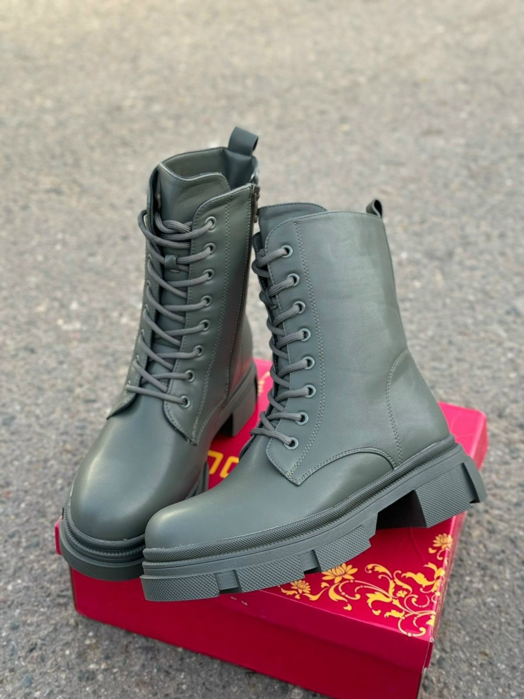 ,ботинки женские,зимняя  женская,модные ботинки,бежевые ботинки