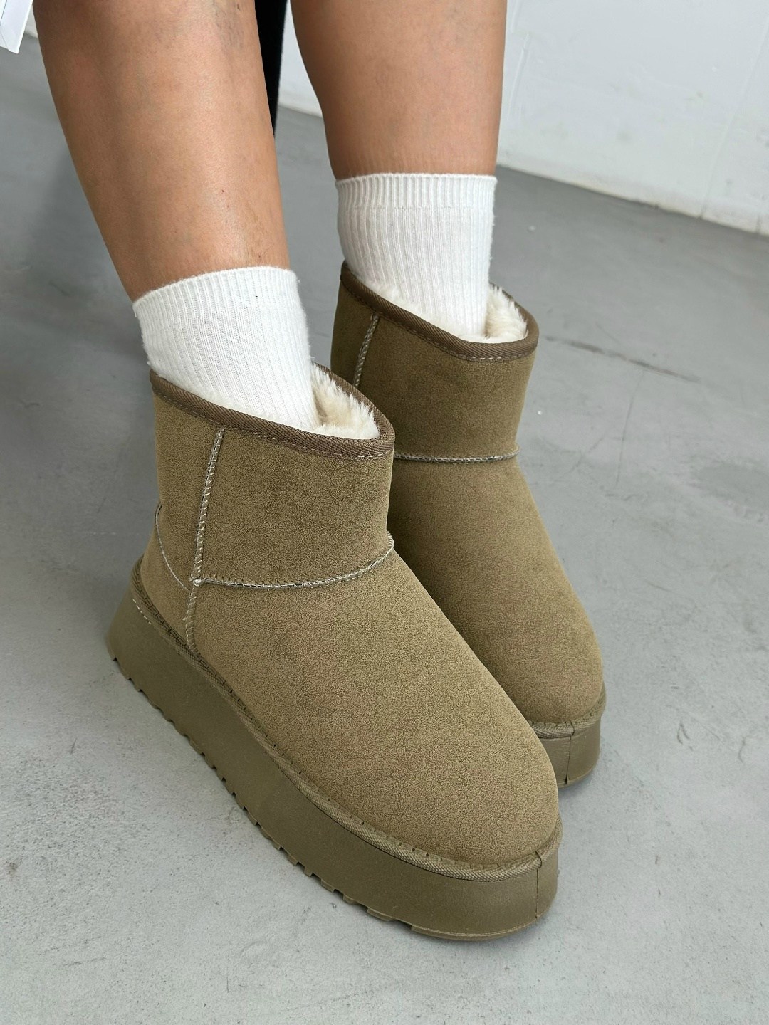 зимняя женская ,женские угги,зимние ботинки,теплая ,женские зимние ботинки