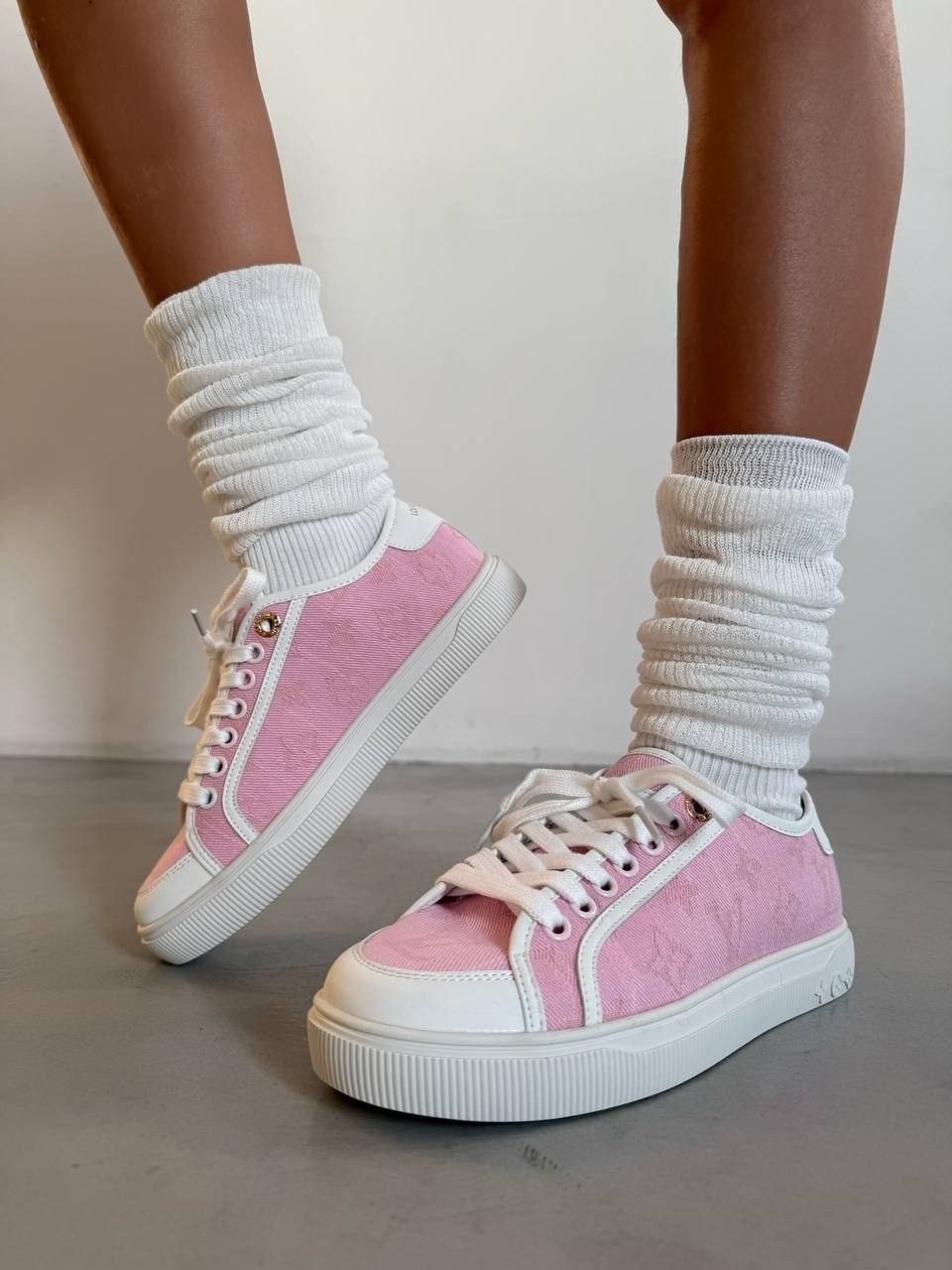 ,кеды с розовой подошвой,широкие кеды,кеды женски,розовые кроссовки