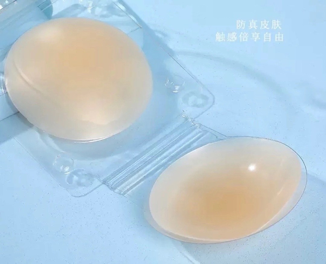 девушка,силиконовые накладки на соски и грудь,груди силиконовые,алёна водонаева грудь 2025,груди