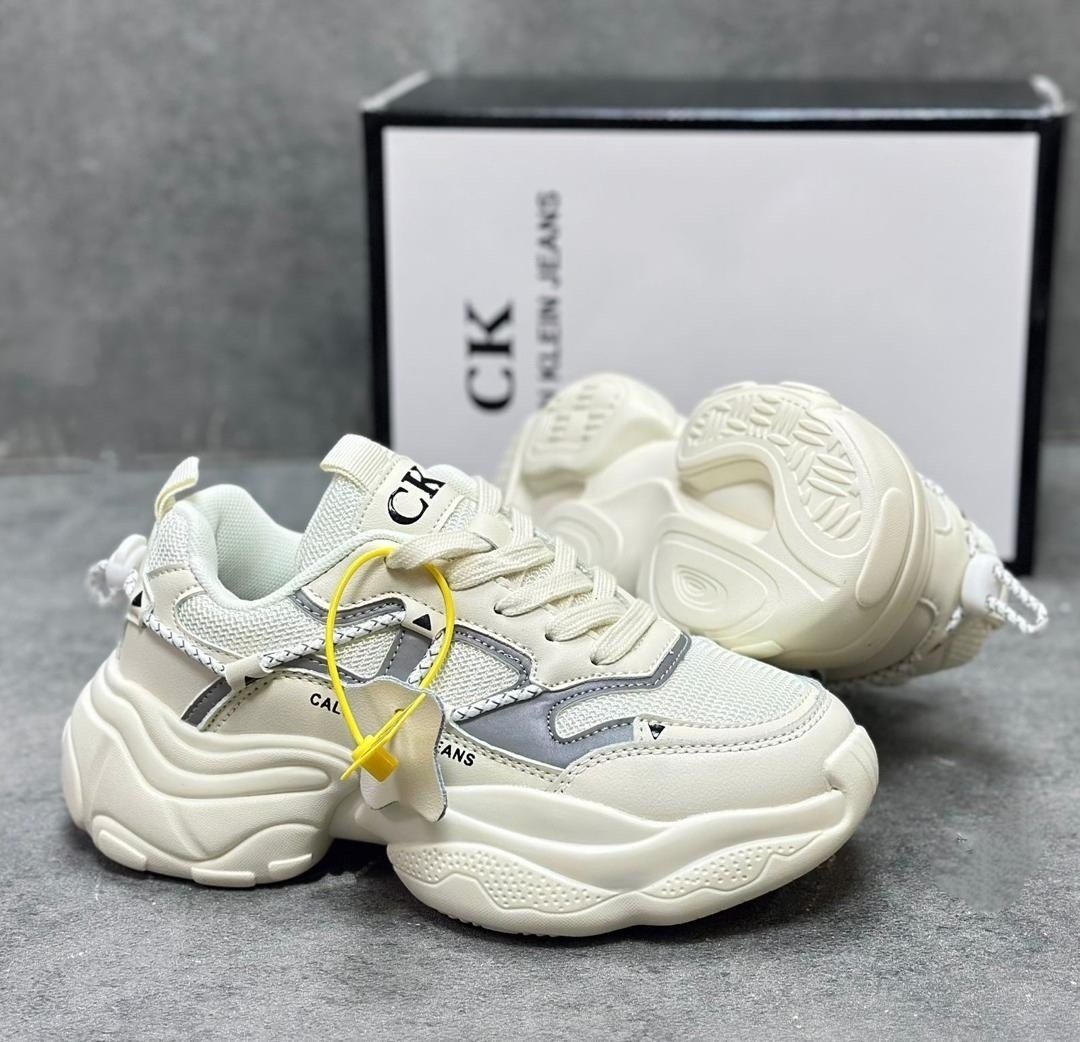 кроссовки,женские кроссовки,,кроссовки модные,массивные кроссовки