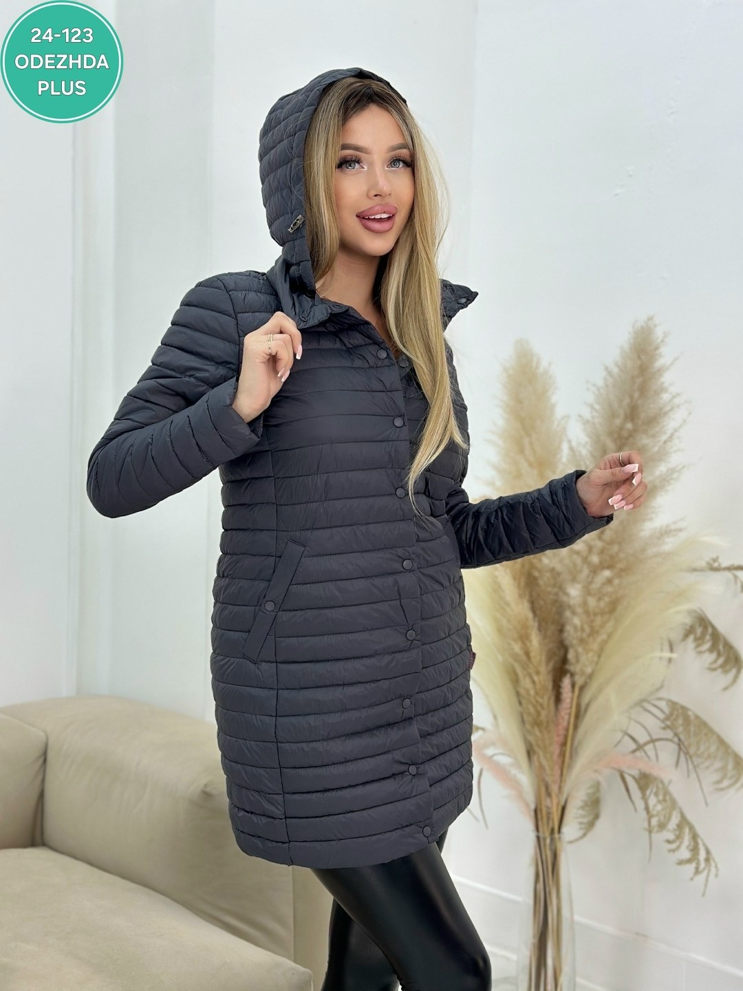 куртка демисезонная женская,куртка женская,удлиненная куртка,демисезонная куртка,куртка женскaя демисезоннaя с капюшоном короткая