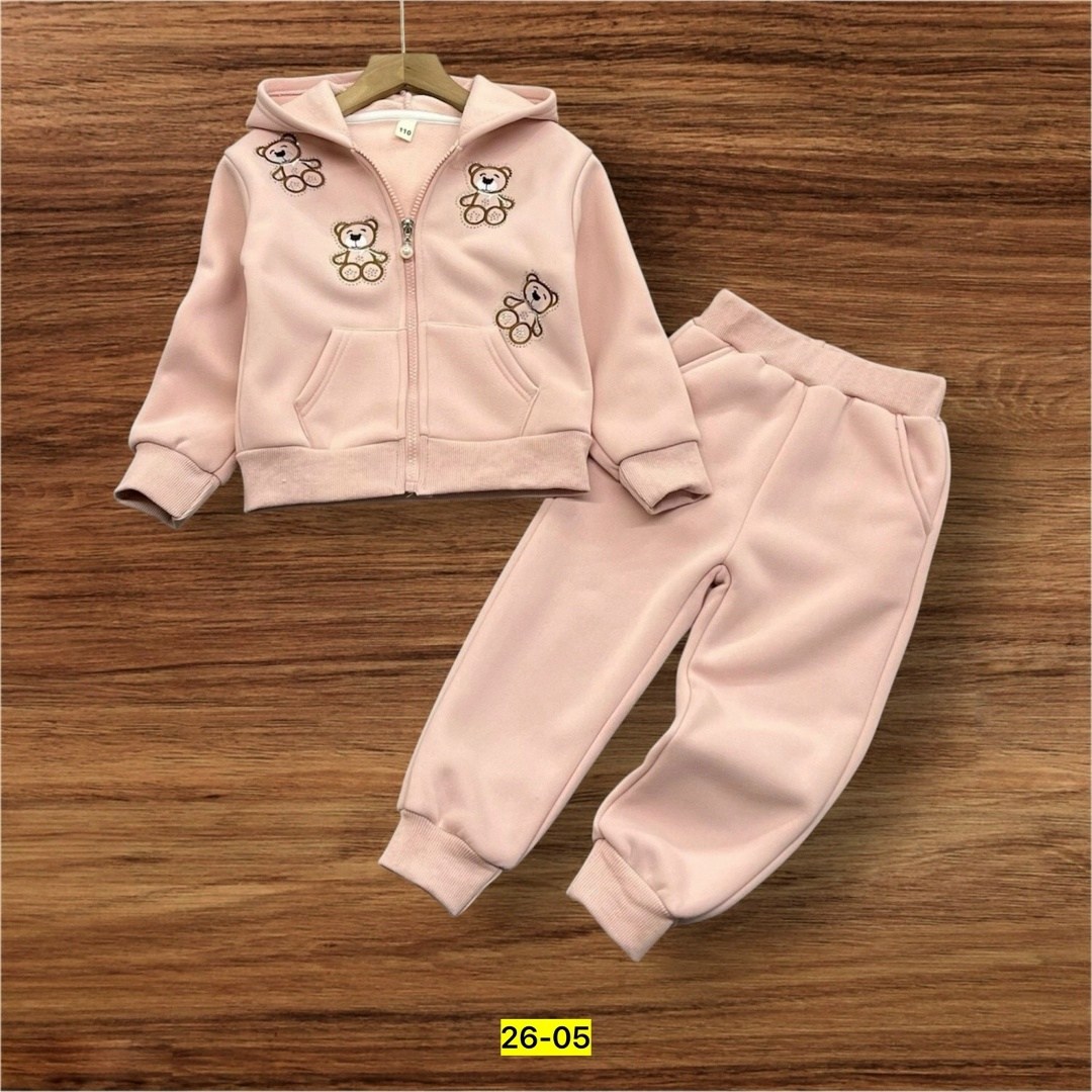 костюмы комплекты,костюмы спортивные для девочки,спортивные костюм,одежда для малыша,детские костюмы