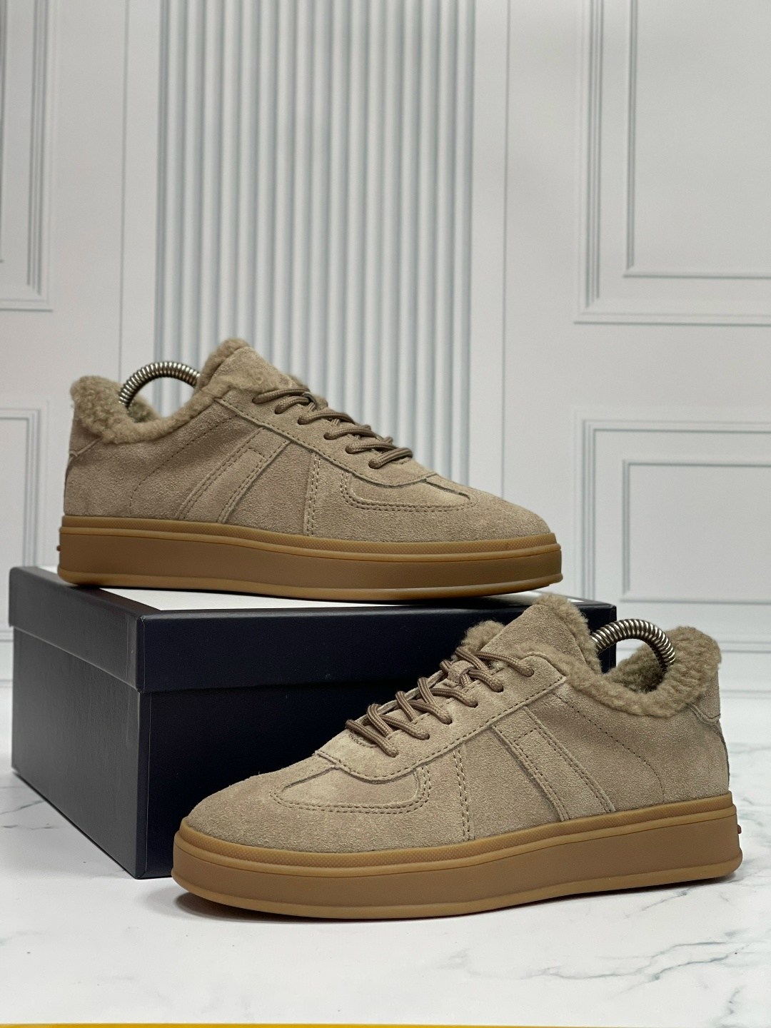 ,замшевые кроссовки,замшевые кеды brunello cucinelli,замшевые кеды,brunello cucinelli кроссовки женские