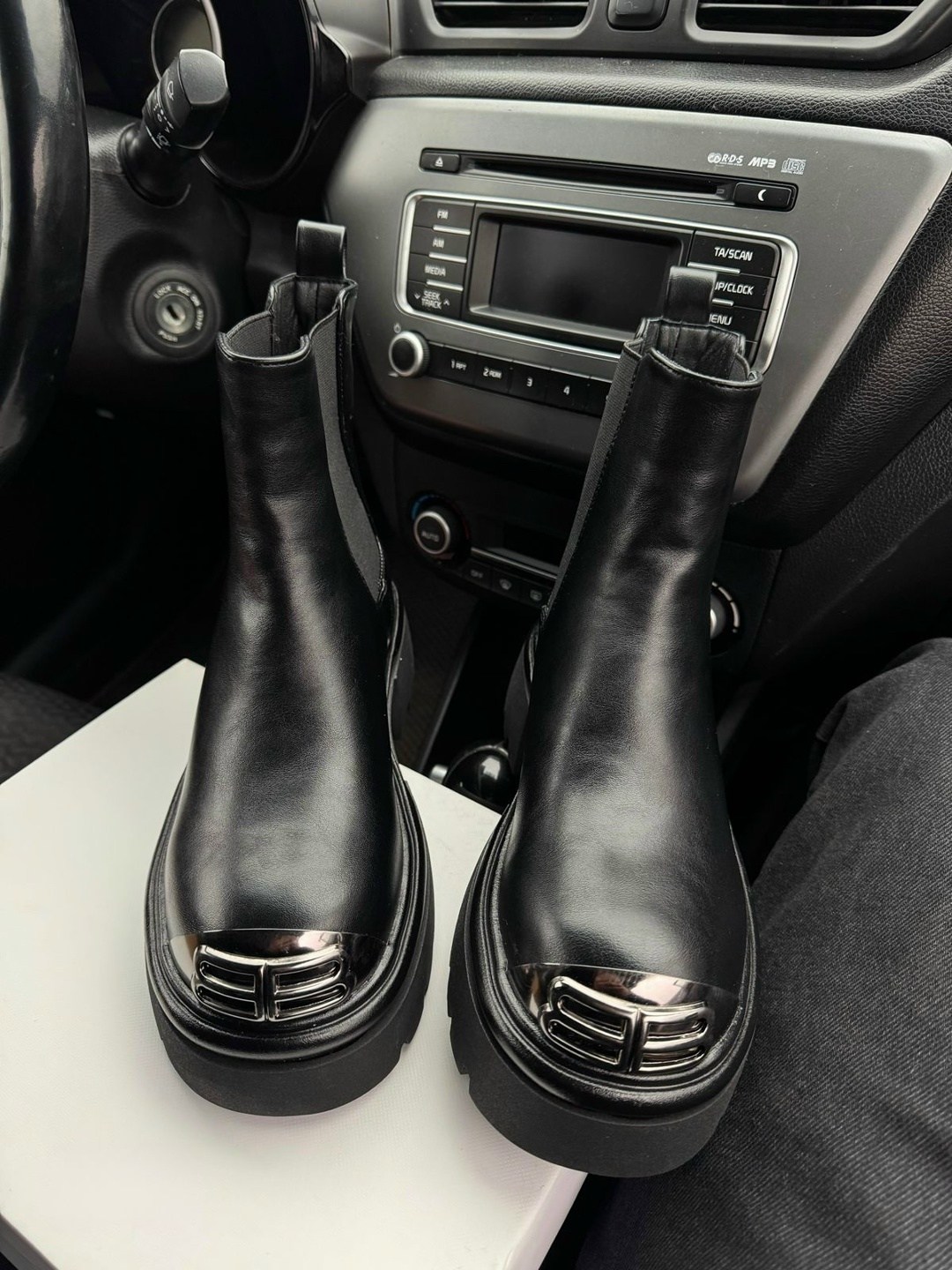 баленсиага  женская ботинки,челси ботинки,ботинки женские челси,ботинки челси на толстой подошве,