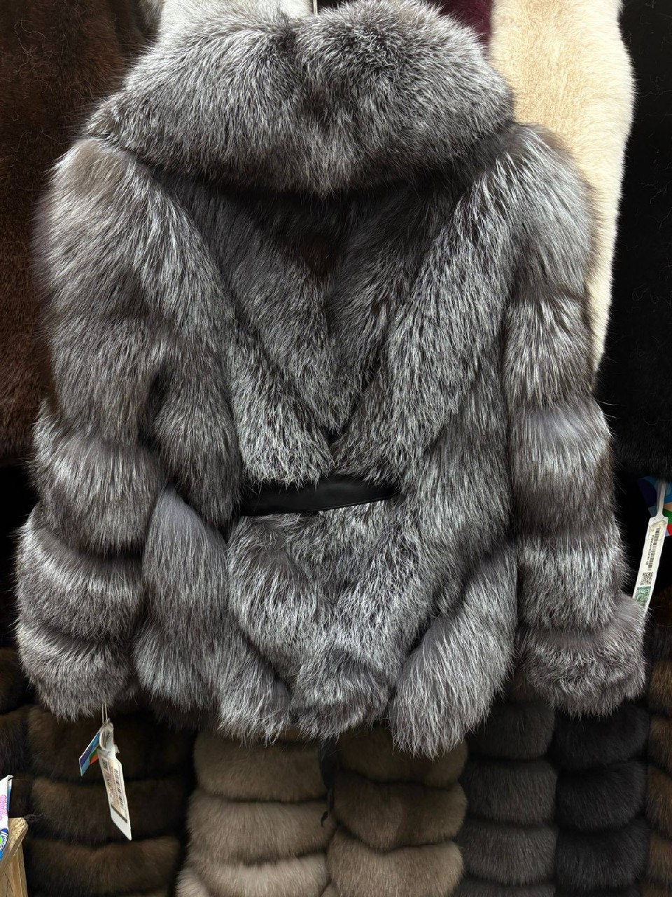 шуба из чернобурки,полушубок из чернобурки,чернобурка шуба,мех чернобурка,шуба из чернобурой лисы