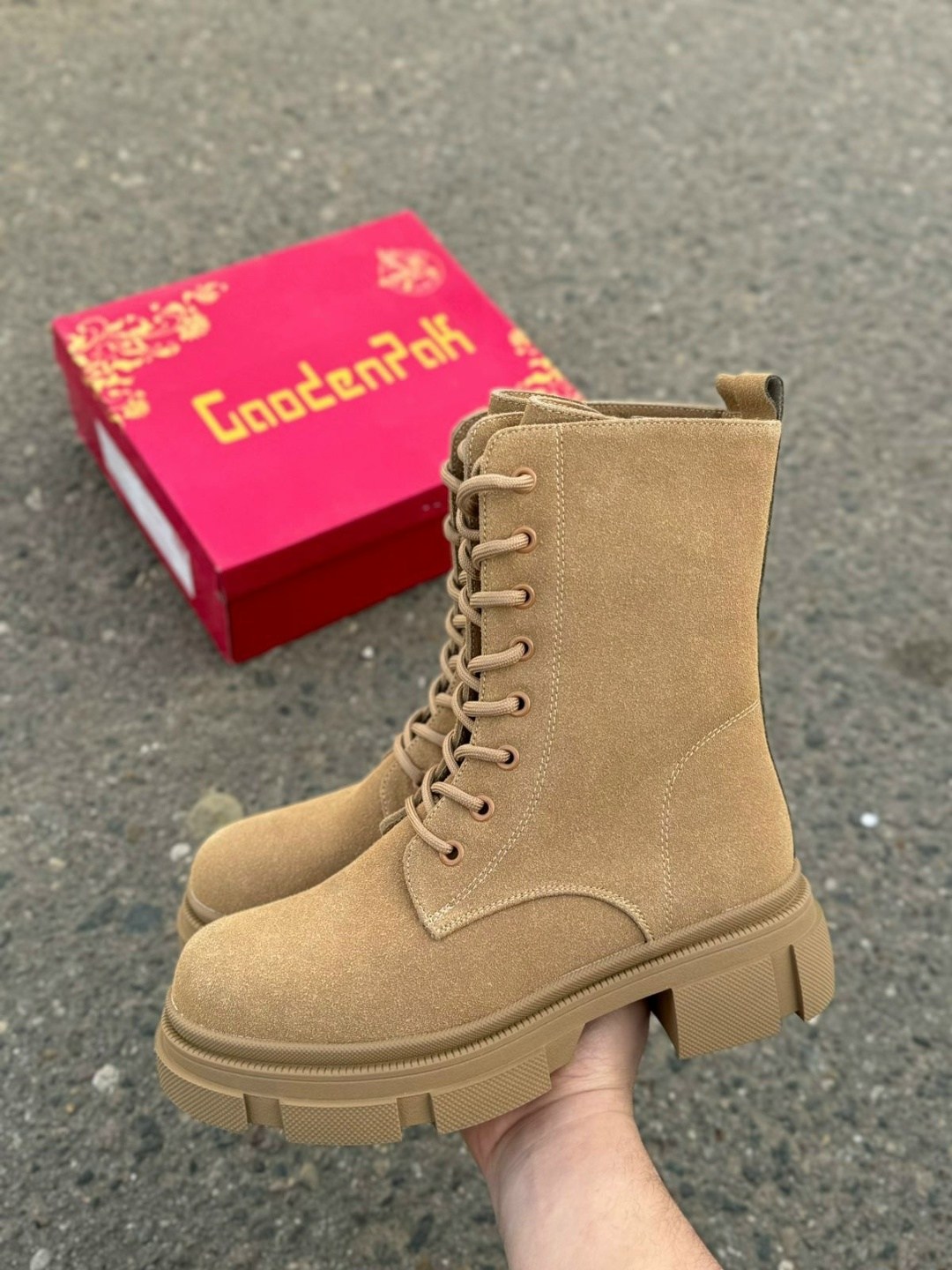 ,ботинки женские,зимняя  женская,модные ботинки,бежевые ботинки
