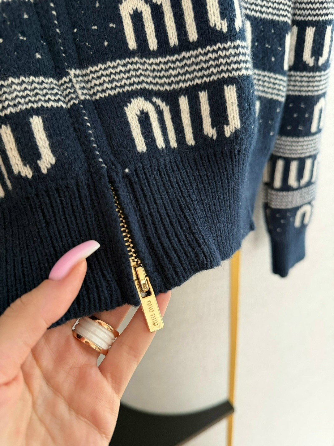 модные образы,стиль и мода,стильные джинсы,стильный свитер