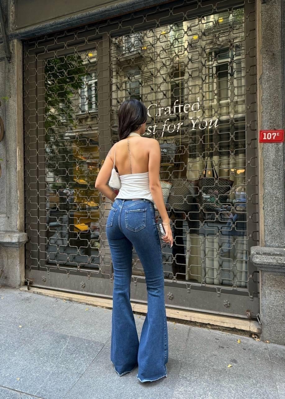 женские джинсы клеш,женские джинсы с высокой талией,расклешенные джинсы с высокой талией,джинсы клеш с высокой талией,женские джинсы с завышенной талией