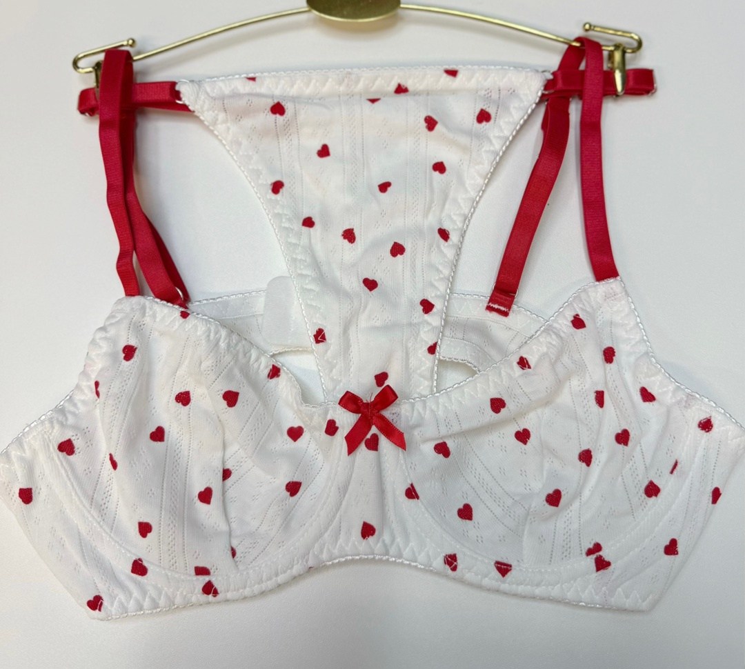 комплект нижнего белья,комплект женского нижнего белья,женские комплекты белья,женская нижнее белье,нижнее белье для девушек