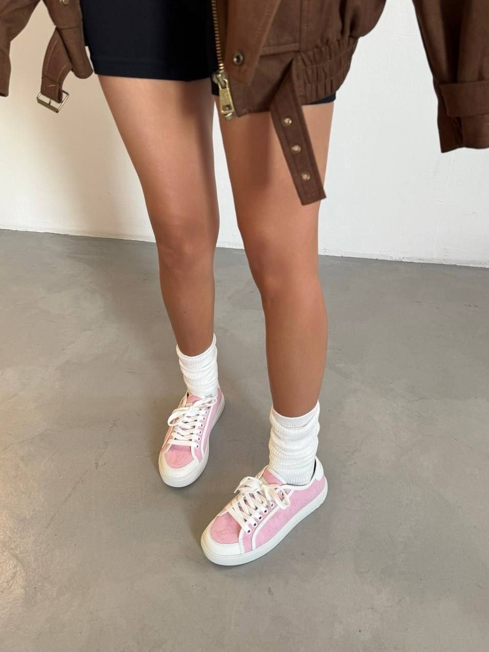 ,кеды с розовой подошвой,широкие кеды,кеды женски,розовые кроссовки
