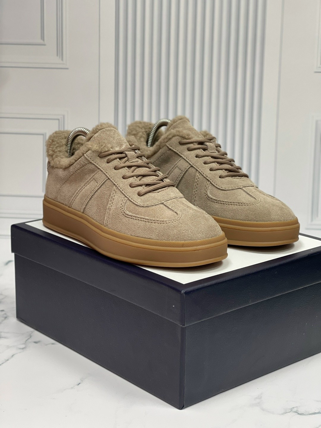 ,замшевые кроссовки,замшевые кеды brunello cucinelli,замшевые кеды,brunello cucinelli кроссовки женские