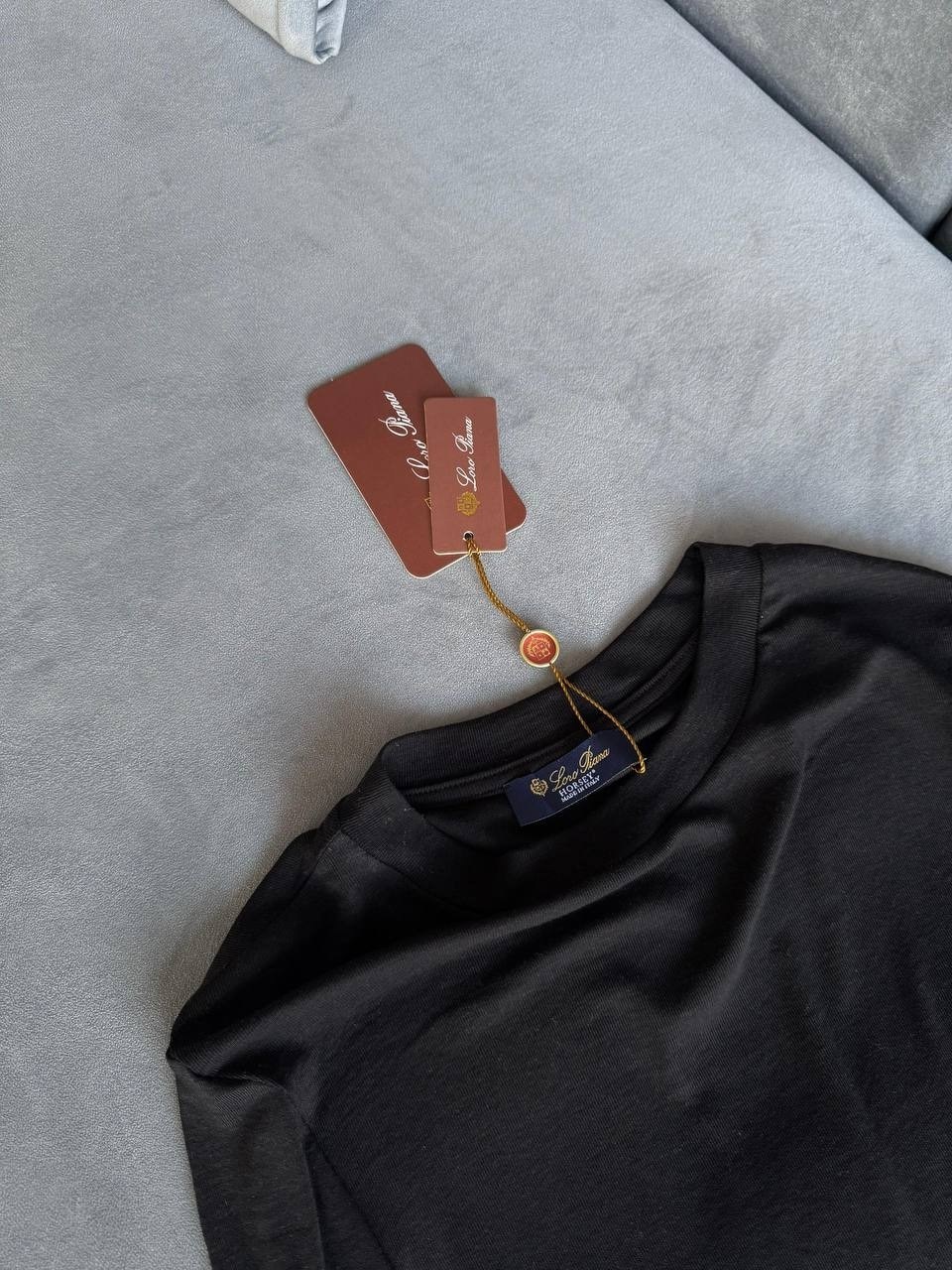 платья мини,стильное платье,платье черное,высокие сапоги,платье