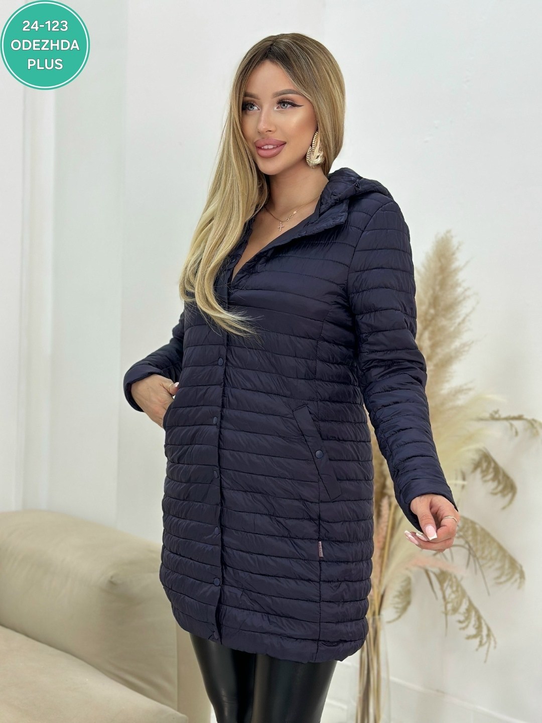 куртка демисезонная женская,куртка женская,удлиненная куртка,демисезонная куртка,куртка женскaя демисезоннaя с капюшоном короткая