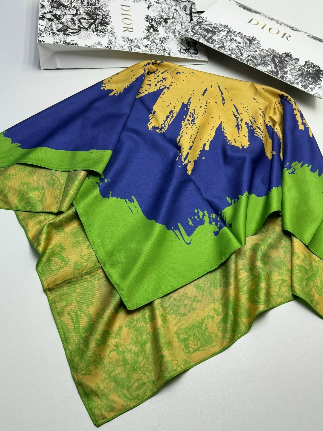 шелковые платки,женский платок,платок dior,платок палантин,шелковый женский платок
