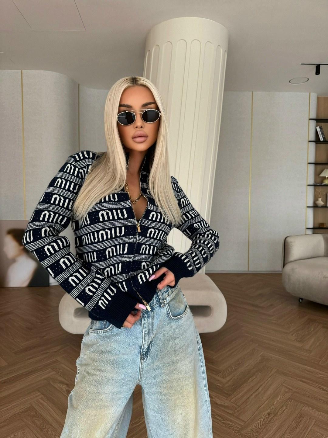 модные образы,стиль и мода,стильные джинсы,стильный свитер