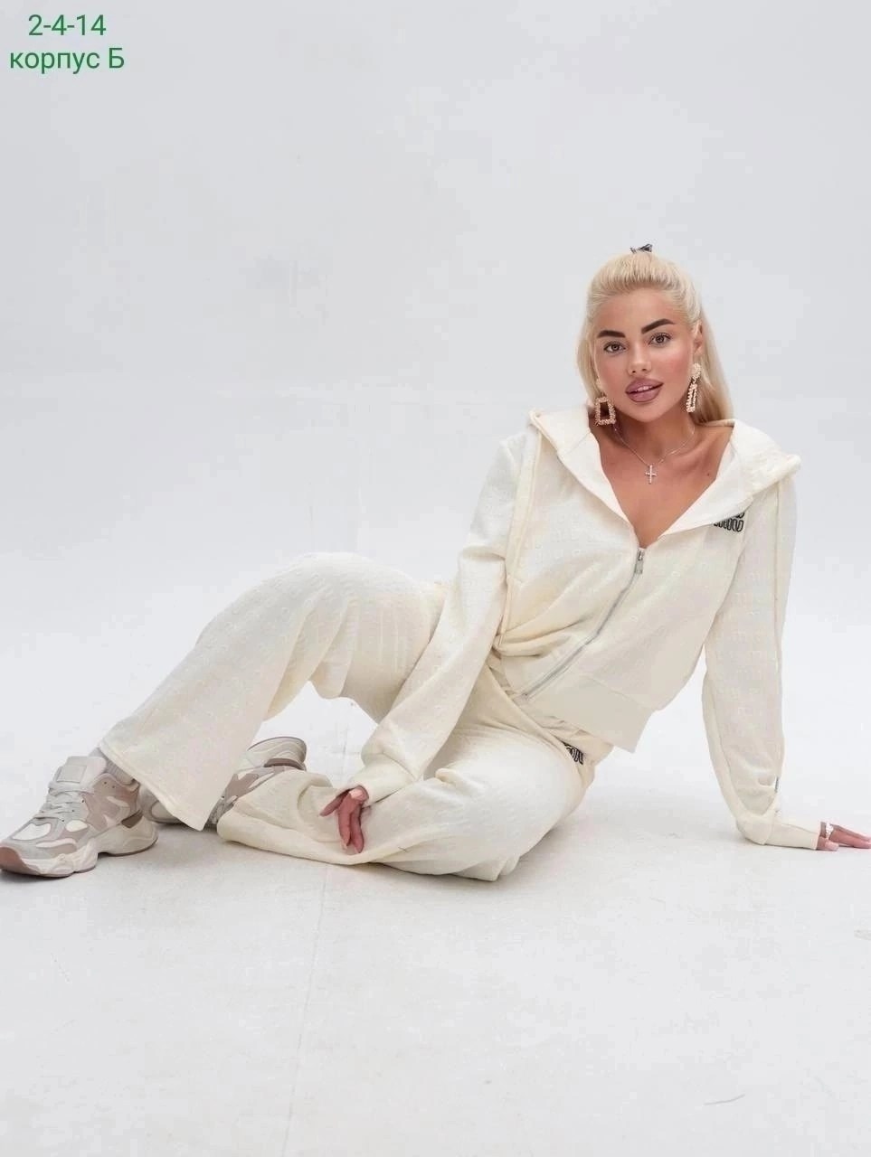спортивные костюмы женские,стильные костюмы,трикотажные костюмы,женские костюмы,белые костюмы