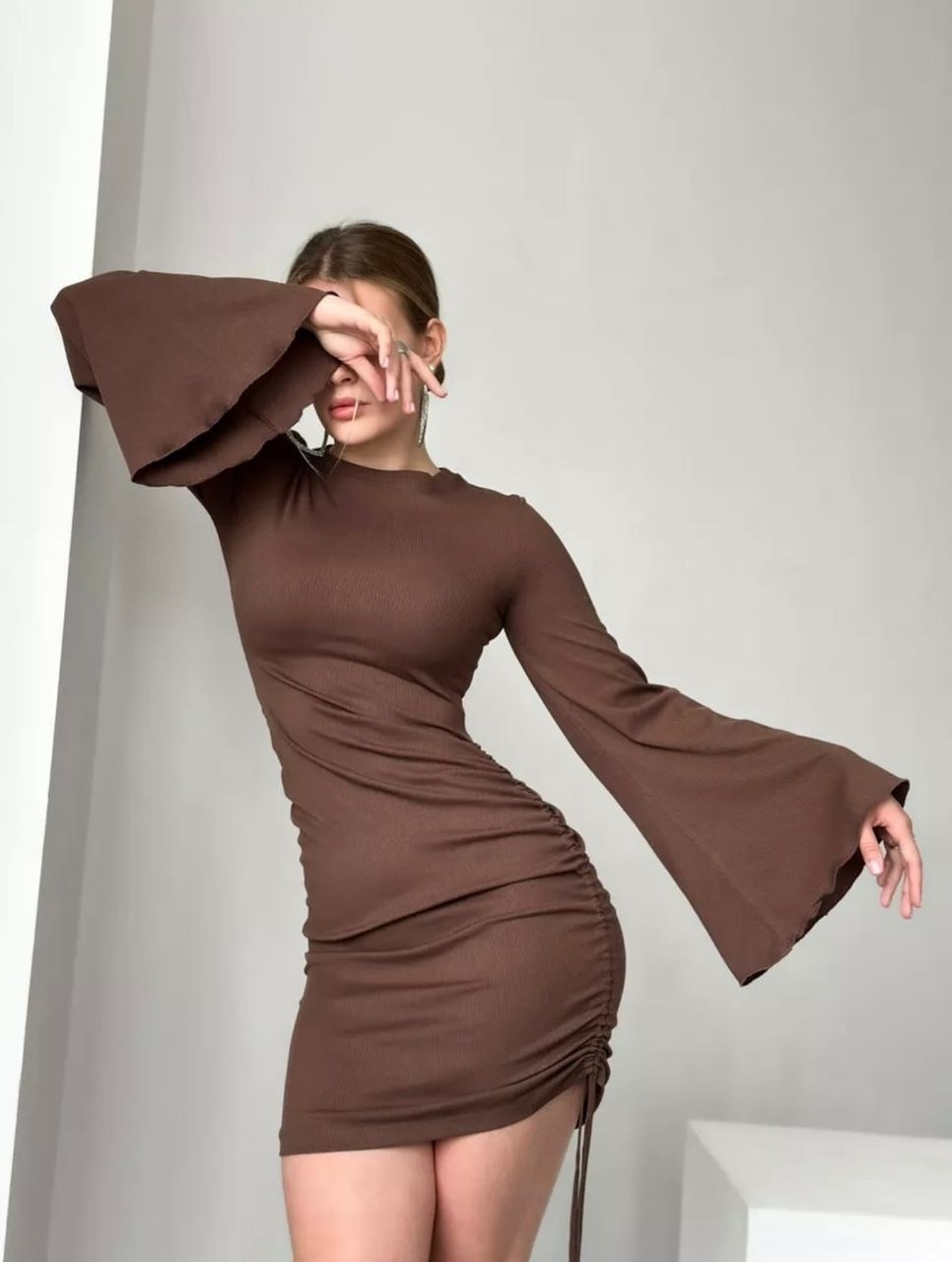 короткое платье лапша с завязками,короткое платье лапша,платье лапша с завязками,рукава платья,платье женская