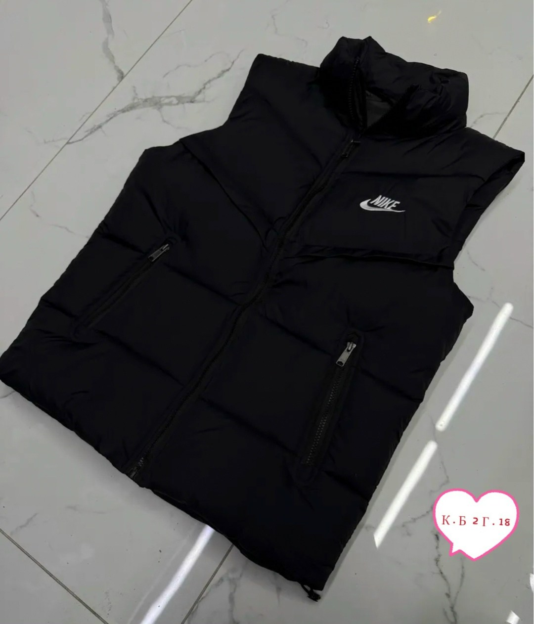 безрукавка с капюшоном,жилетка nike,жилет демисезонный,жилет утепленный nike,жилетка безрукавка утепленная с капюшоном