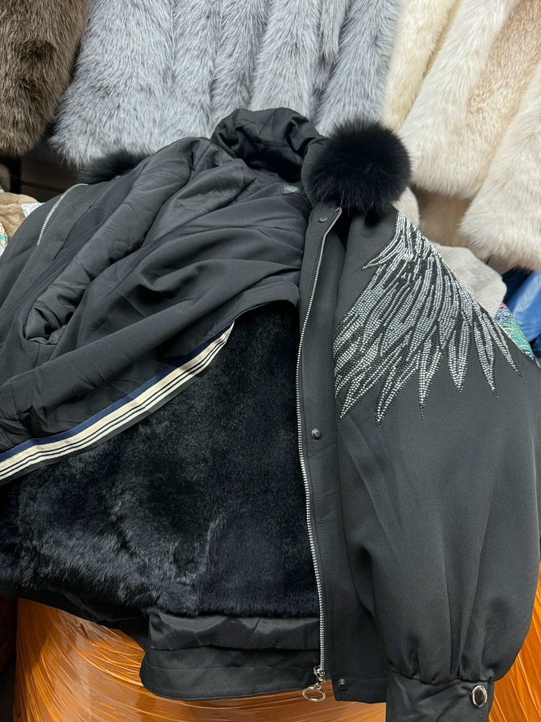 куртка женская,куртка зимняя женская,стильная куртка,куртка бомбер,бомбер с мехом