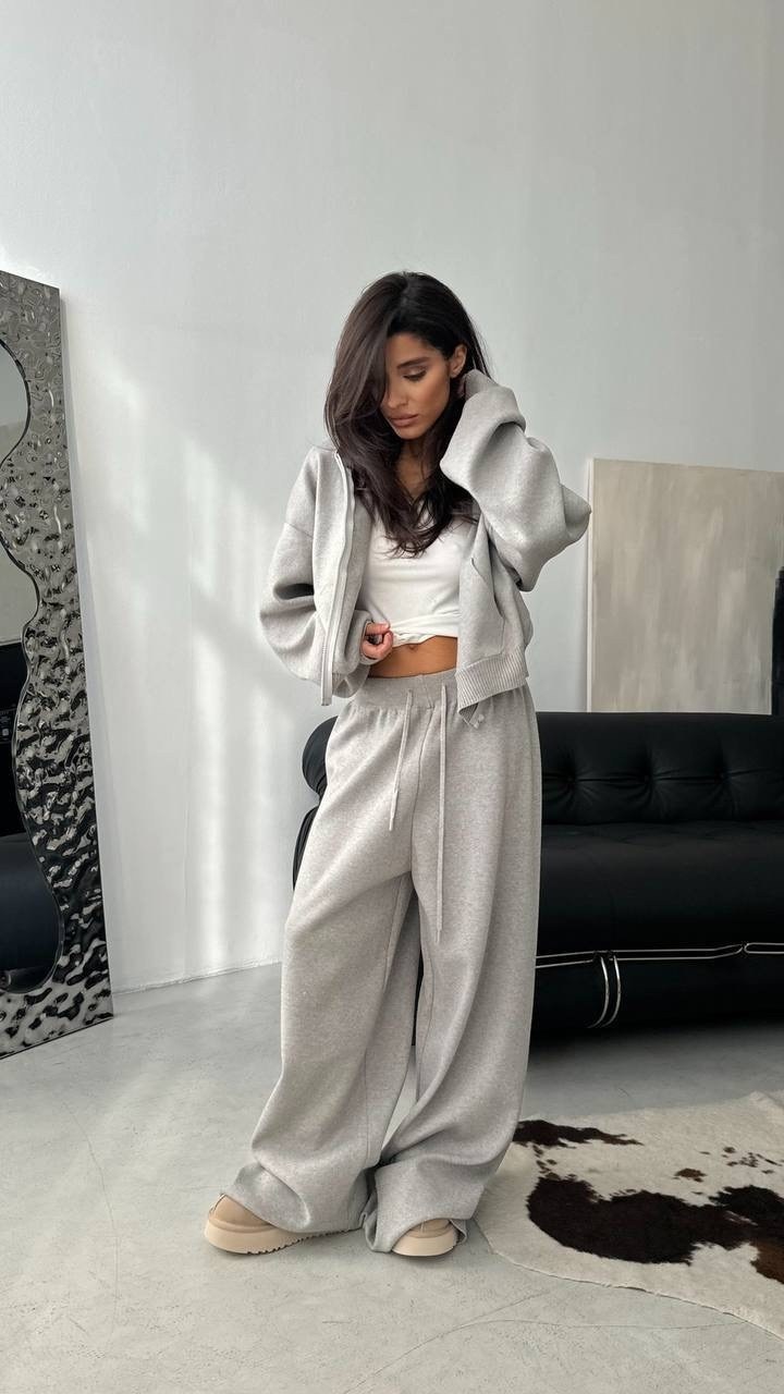 костюм белый,стильный трикотажный костюм,костюм бежевый,костюм трикотажный,спортивный костюм белый