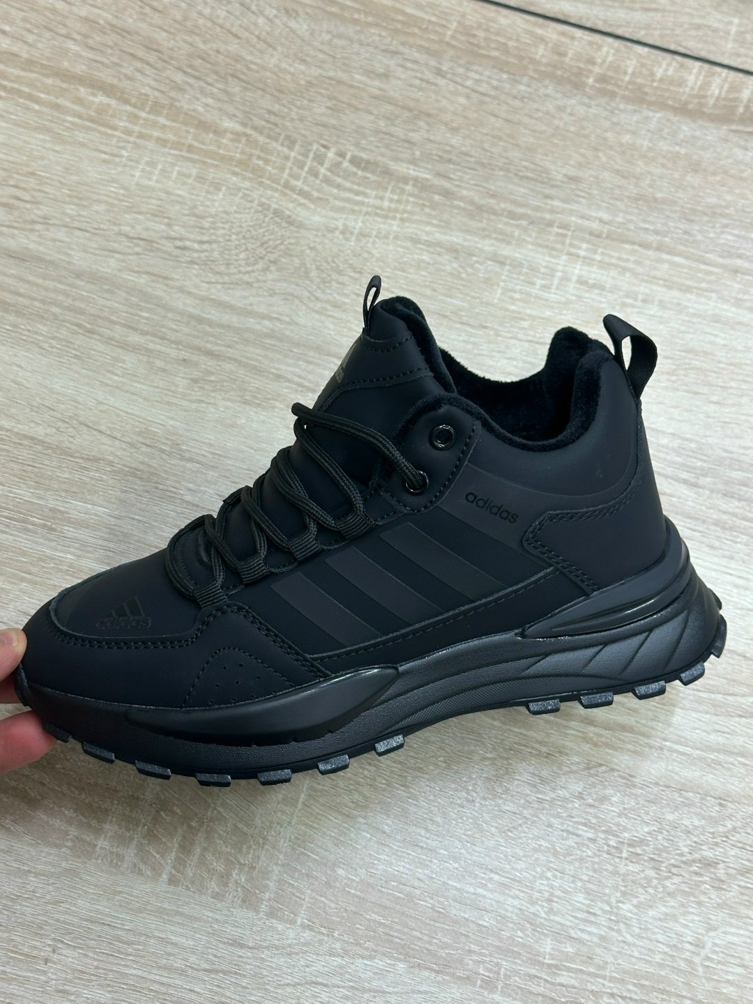 зимние кроссовки adidas,кроссовки мужские зимние adidas,кроссовки мужские adidas,кроссовки adidas,зимние берцы адидас