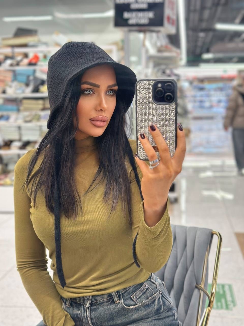 девушка,модная шапка,головной убор,шапочки,женская бейсболка