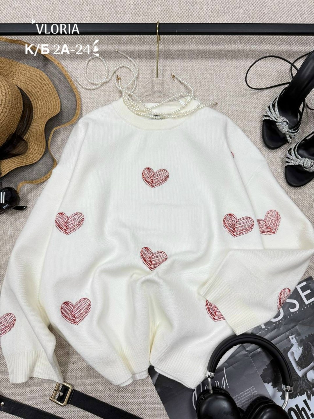 свитер оверсайз с сердцами,свитер оверсайз с сердечками,свитер оверсайз с сердечками удлиненный,свитер длинный оверсайз с сердечками,свитер женский оверсайз с сердечками