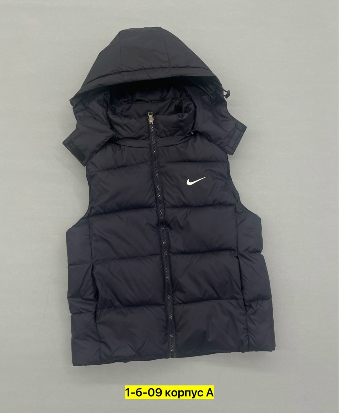 жилетка безрукавка утепленная,жилетка nike,жилет утепленная,жилетка,жилет с капюшоном
