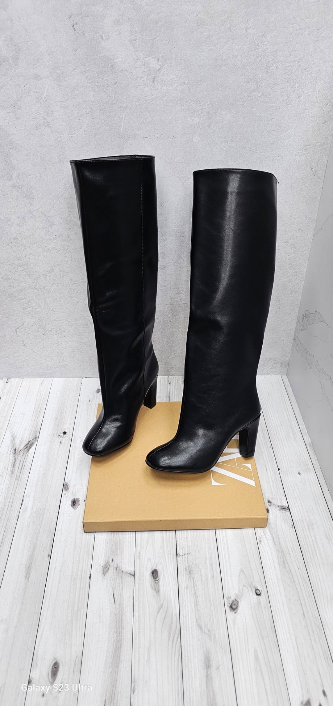 ,женские сапоги,высокие сапоги,модные сапоги,сапоги трубы на каблуке