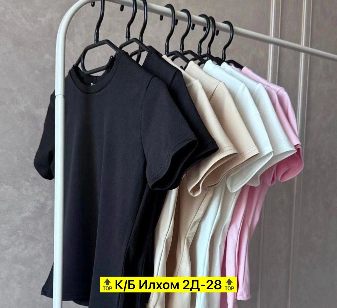 женская футболка,майка топы,облегающая футболка,боди женская,женщина в футболке