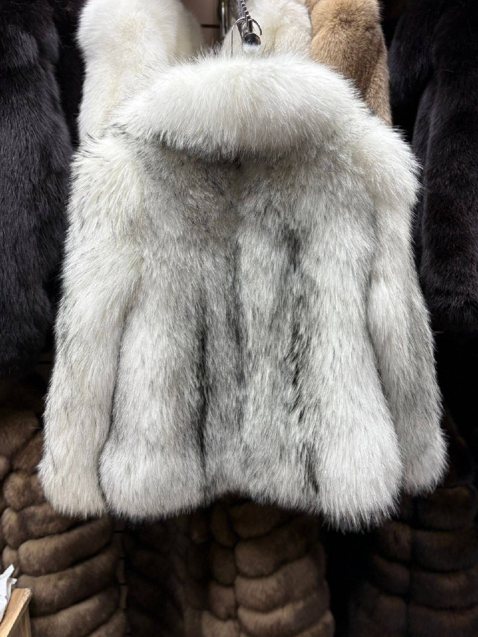 женская шуба,меховая куртка,меховое пальто,женская шуба из натурального лисьего меха,шуба из натурального меха